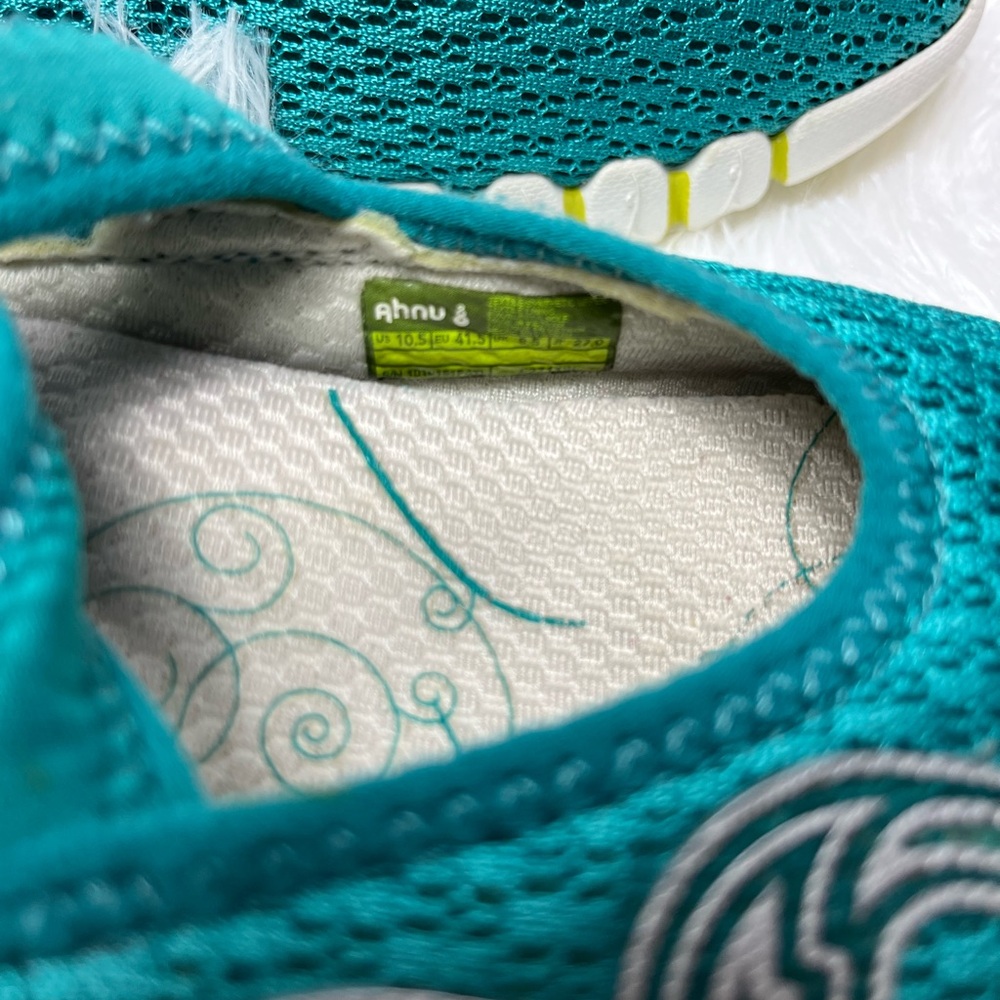 Ahnu Women’s Yoga Split Round Toe Cross Training Shoes - Picture 9 of 10